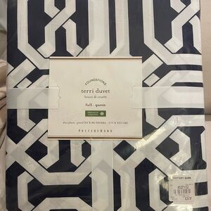 Pottery Barn Geometric Navy and White Duvet Cover
